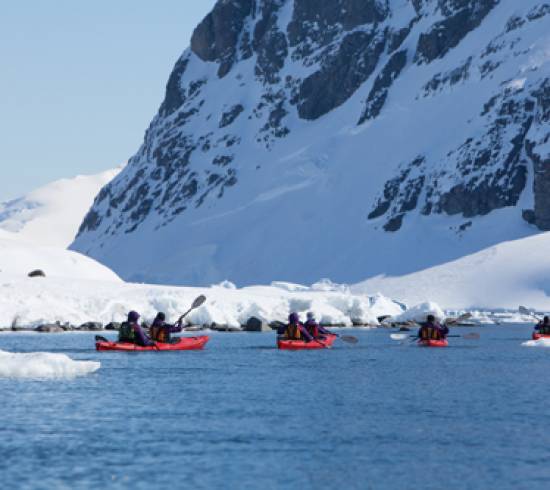 Kajaksejlads ved Antarktis