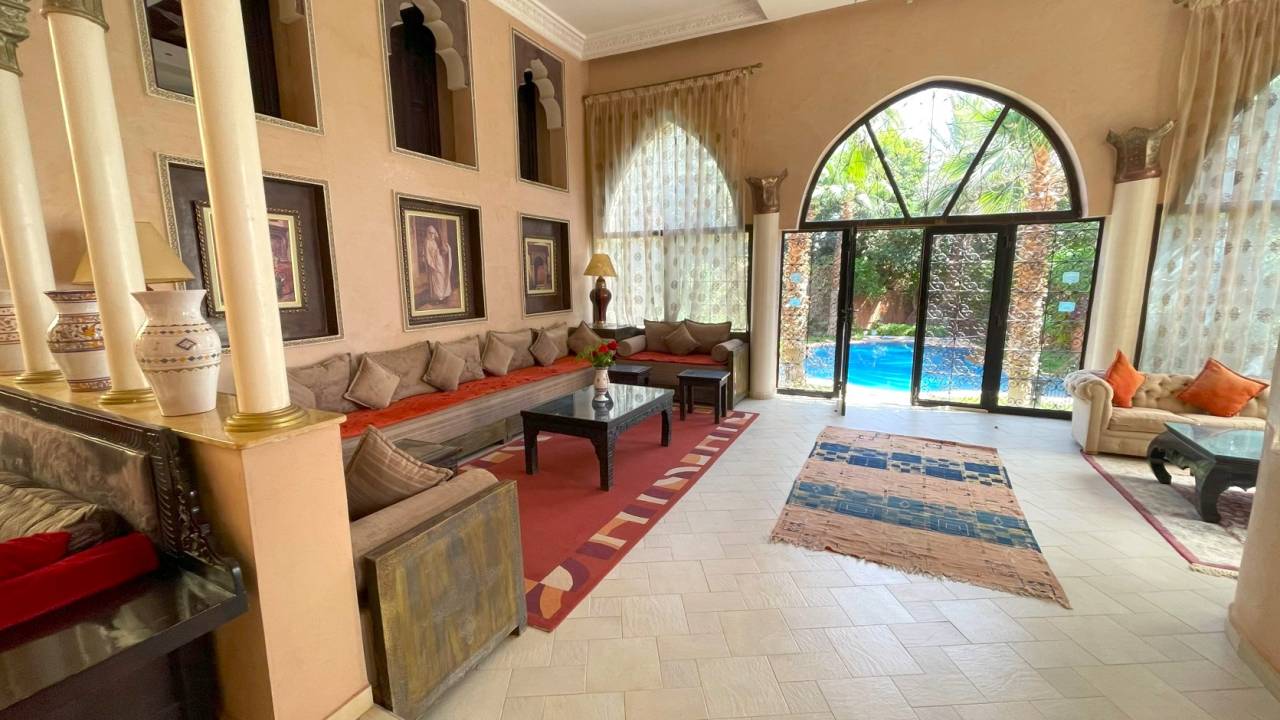 Hotel Les Temples des Arts lobby