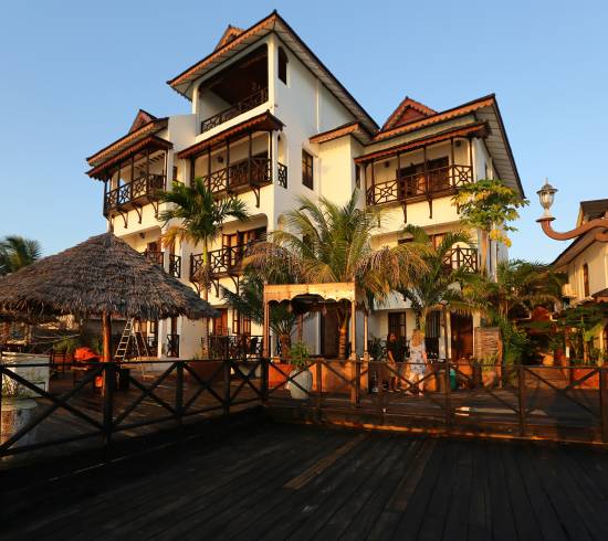 LangiLangiBeachResort