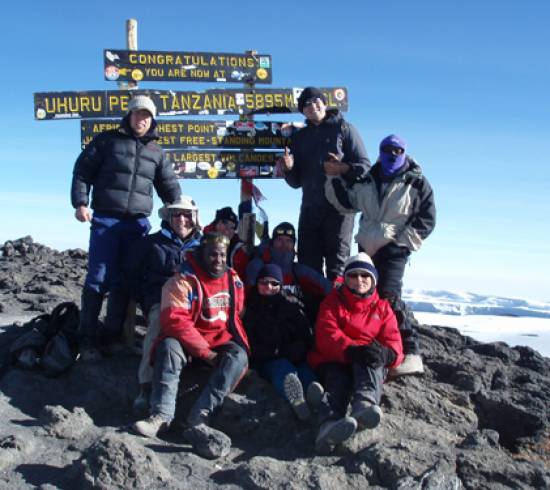 Topdagen: Gilmans Point 5.700 meter og Uhuru Peak 5.895 meter