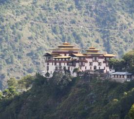 Kloster i dal i Bhutan