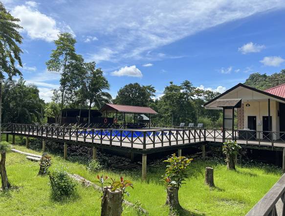 Sukau, Kinabatangan, strande