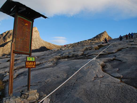 mt-kinabalu-4095meter-skov-trek