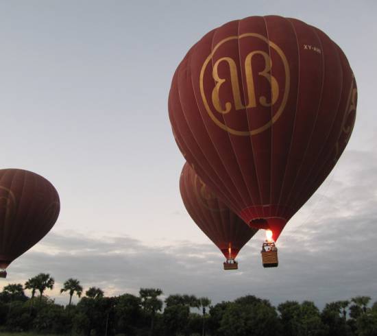 Balloon over Bagan, Banag-Myanmar