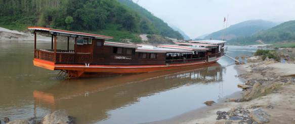 ow Boat på Mekongfloden, Pakbeng
