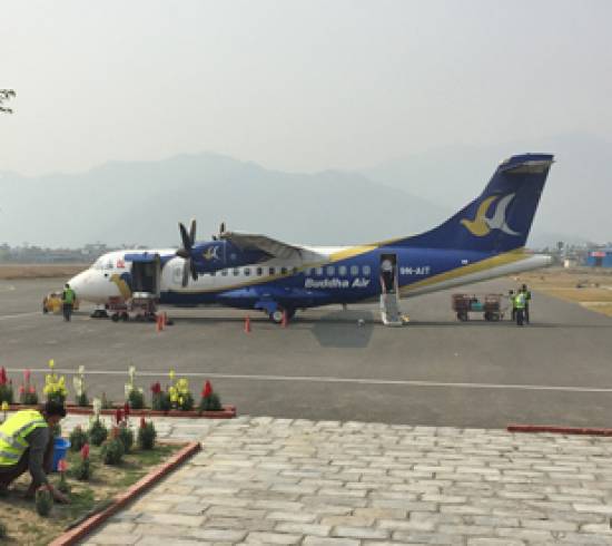 Bjergfly fra Pokhara til kathmandu