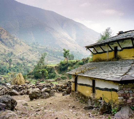 ia Beni 899 meter til Darbang 1.123 meter