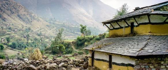 ia Beni 899 meter til Darbang 1.123 meter