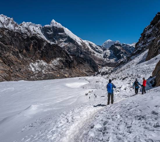 Cho La passet (Chyguima passet) 5.420 meter til Dragnak 4.690 meter