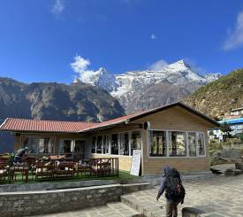 Everest summit lodge