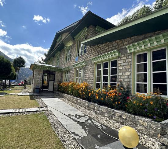 Everest Summit Lodge