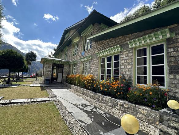 Everest Summit Lodge