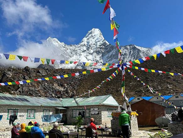 Amadablam-basecamp