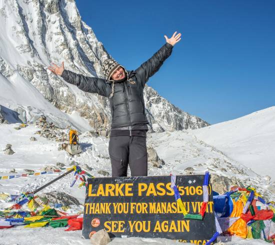 Larkya La passet 5.110 meter til Bhimtang