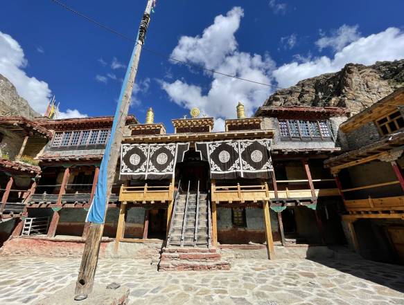 Halji og Rinzin Ling Gompa