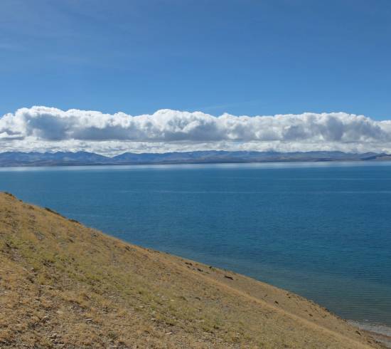 Pelku-søen og Kyirong-dalen