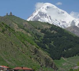 Kazbegi, Mt. Kazbek storslået udsyn over Kaukasus bjergene