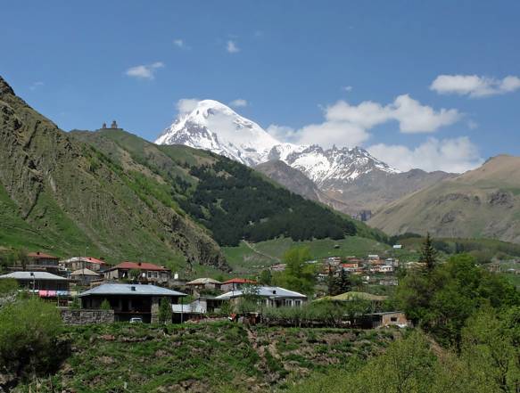 Kazbegi, Mt. Kazbek storslået udsyn over Kaukasus bjergene