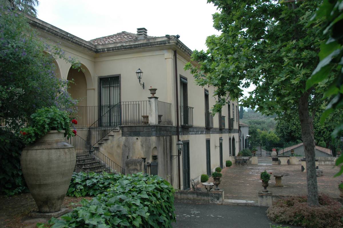 Tagliaborsa, Sicilien