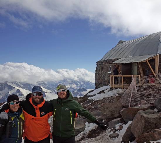 Elbrus-bestigning, Diesel Hut