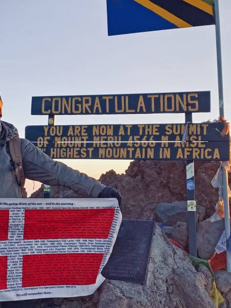 Mount Meru og Kilimanjaro
