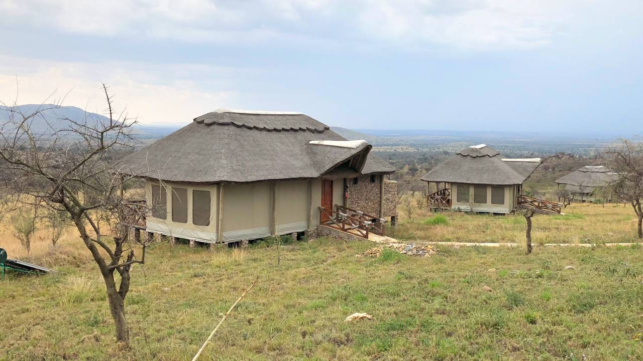 Serengeti safari lodge