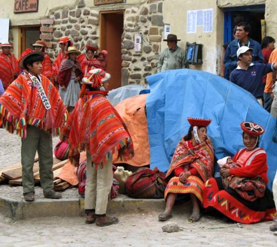 Peru-Ollantaytambo-indianere