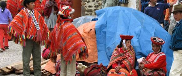 Peru-Ollantaytambo-indianere