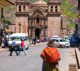 Gammel dame i Cusco Peru