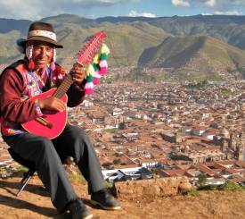 Gammel dame i Cusco Peru