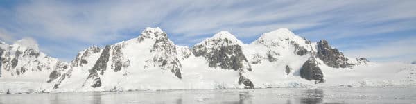 Du har en smuk udsigt når du rejser til Antarktis med skib