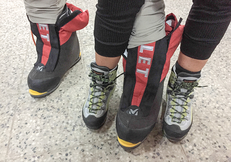 Bjergstøvler side om side