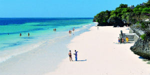 Stranden i Kenya er velbesøgt