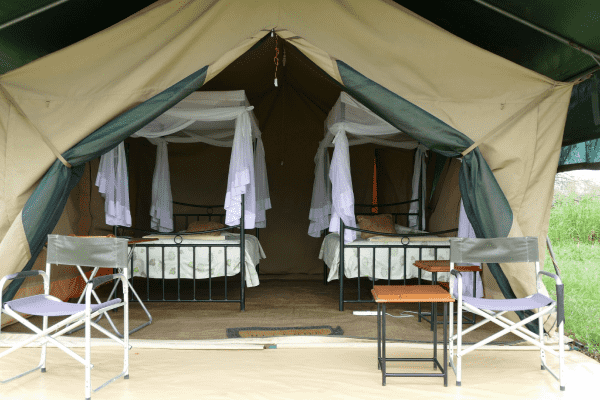 Overnatning på Serengeti under safari i Tanzania