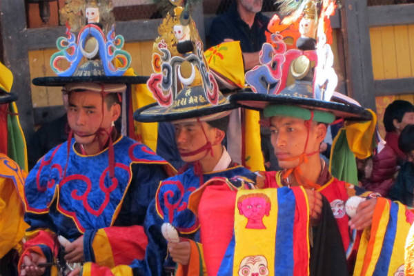 Befolkningen i Bhutan er ofte klædt farverigt