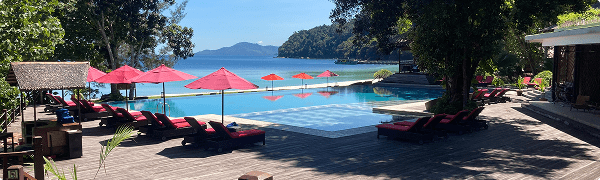 Badeferie i Borneo med smuk sandstrand