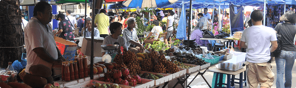 Besøg på marked på kulturrejse til Borneo