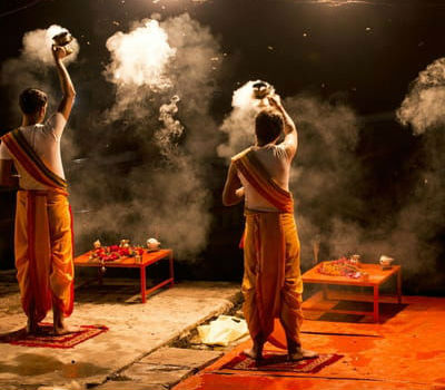 Ganges Aarti ritual i Indien