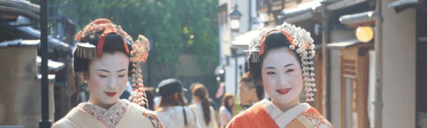 Geishaer i gaden i Japan