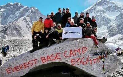 Kiplings hold samlet ved Everest Base Camp