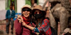 Klimaet i Nepal kan være meget støvet i byerne