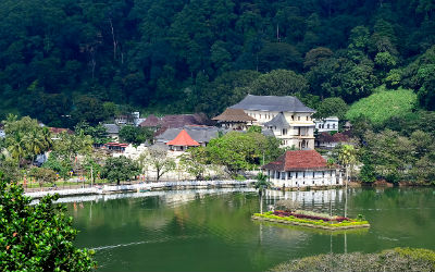 Kandy er Sri Lankas buddhistiske centrum