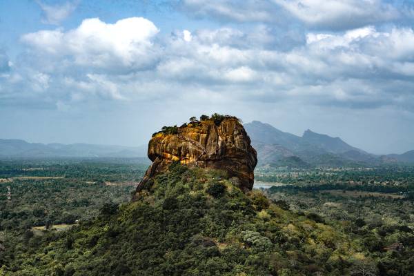 Du kan ikke undgå at besøge Sigiriya på din rundrejse i Sri Lanka
