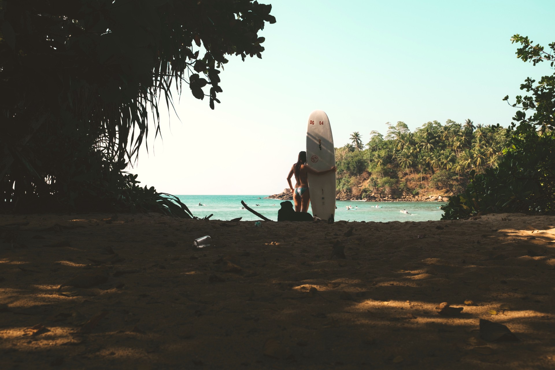 Surfing er en populær aktivitet i Sri Lanka