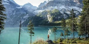 Tag på vandring i Schweiz af Via Alpina ruten