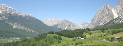 Find vandring i Dolomitterne i Italien