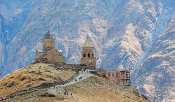 Oplev Tsminda Sameba på din rejse til Kaukasus