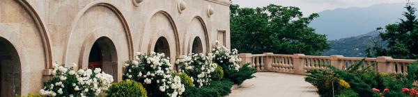 Oplev Tsminda Sameba på din rejse til Kaukasus