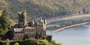 udsigt over vand og borg ved Koblenz