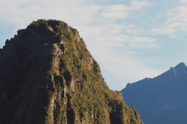 På Machu Picchu trek kan du se den hellige klippe Roca Sagrada